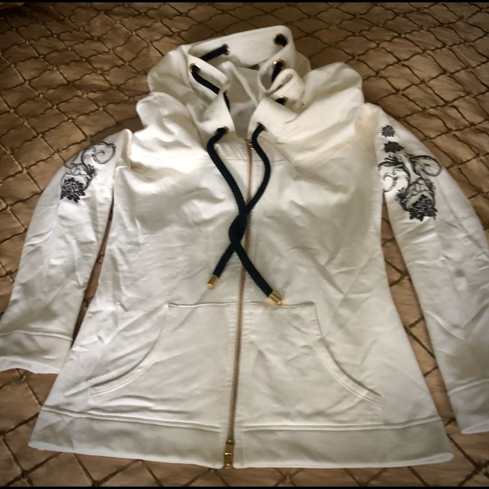 Versace Roses Insignia Design Sweat Shirt - Picture 12 of 13